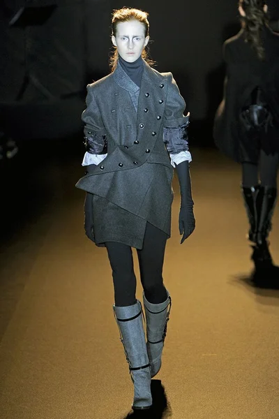 Look 3